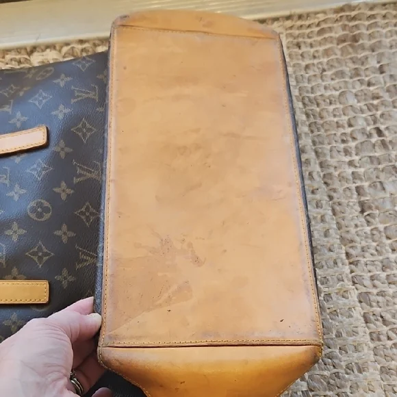 Louis Vuitton Classic Monogram Tote with Tan Straps - Picture 11 of 13